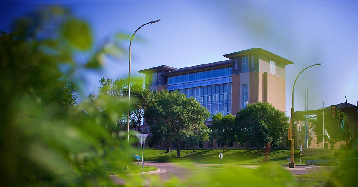photo of Metropolitan State's New Main building from Mounds Boulevard, July 2019